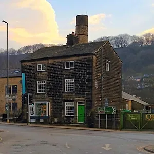 4 Bedroom Period Townhouse In The Heart Of Hebden Hebden Bridge