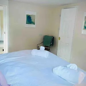 comfy-flat-close-to-bath-centre.tophotelsbath.com/
