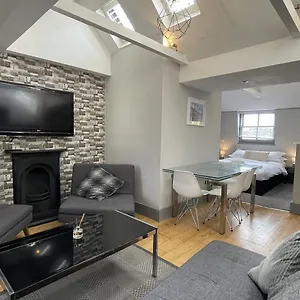 ei8ht-brighton-apartments-guest-house.brighton-hotels-england.com/